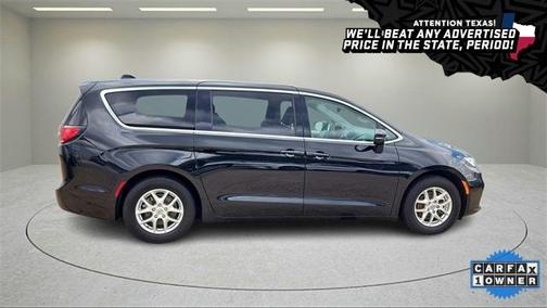 2023 Chrysler Pacifica Touring-L