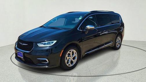 Brilliant Black Crystal Pearlcoat 2022 Chrysler Pacifica Limited