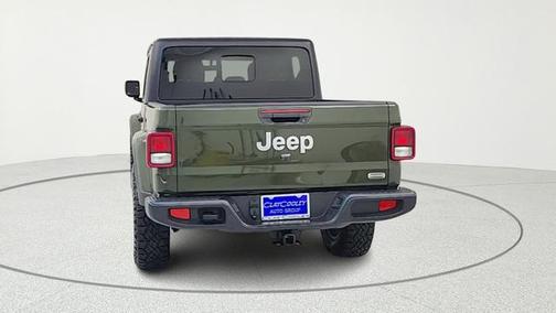 2022 Jeep Gladiator Overland