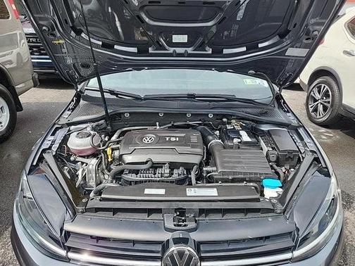 2018 Volkswagen Golf TSI SE