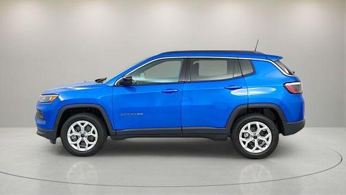 Hydro Blue Pearlcoat 2025 Jeep Compass Latitude