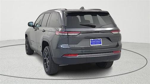 2026 Jeep Grand Cherokee Laredo