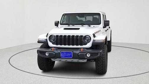 Bright White Clearcoat 2025 Jeep Gladiator Mojave