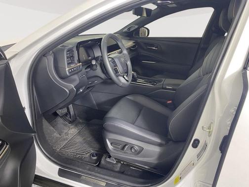 Oxygen White 2025 Toyota Crown Signia Limited