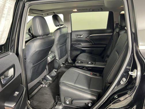 2019 Toyota Highlander Hybrid Platinum