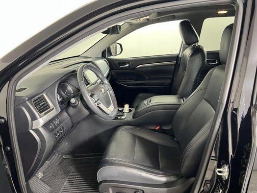 2019 Toyota Highlander Hybrid Platinum