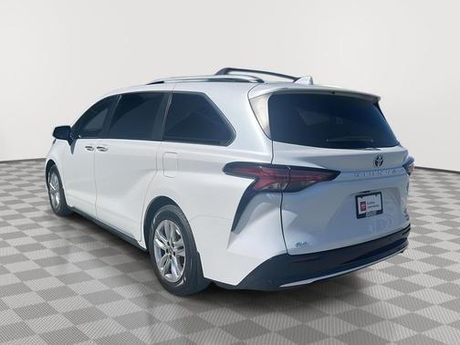 Wind Chill Pearl 2022 Toyota Sienna Limited