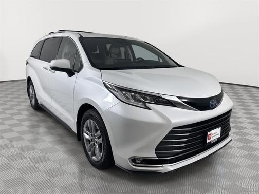 Wind Chill Pearl 2022 Toyota Sienna Limited