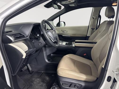 Wind Chill Pearl 2022 Toyota Sienna Limited