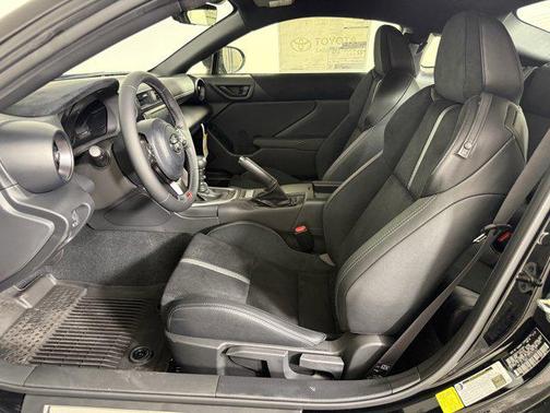 2025 Toyota GR86 Premium