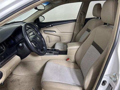 2014 Toyota Camry Hybrid XLE