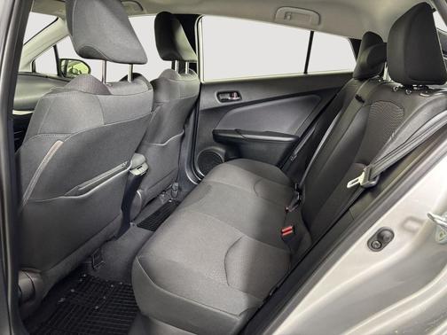 2021 Toyota Prius L