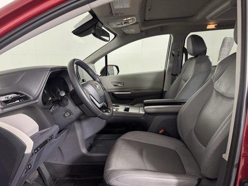 2022 Toyota Sienna Limited 7-Passenger