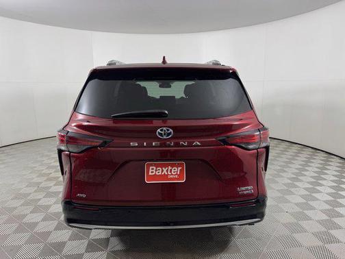 2022 Toyota Sienna Limited 7-Passenger