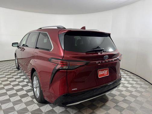 2022 Toyota Sienna Limited 7-Passenger