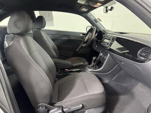 2014 Volkswagen Beetle Auto 1.8T Entry