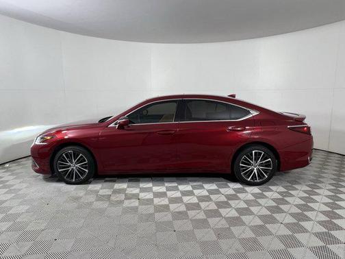 2023 Lexus ES 250 Base