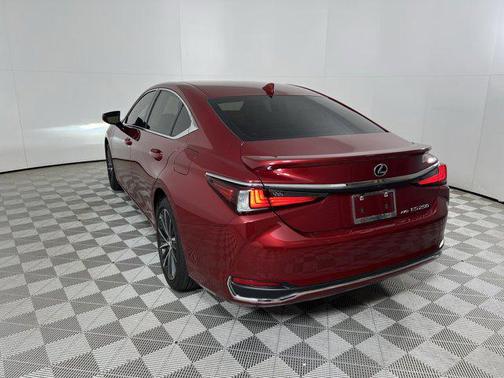 2023 Lexus ES 250 Base