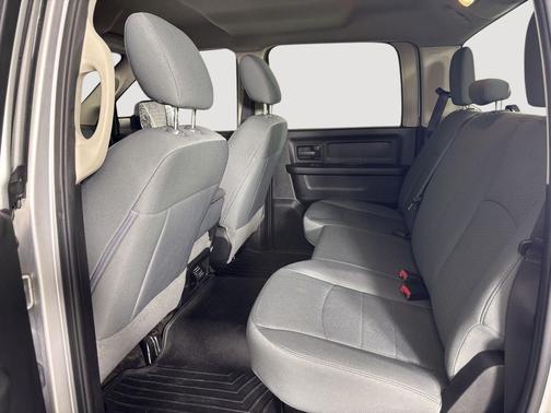 2018 RAM 2500 Tradesman Crew Cab 4x4 6'4' Box