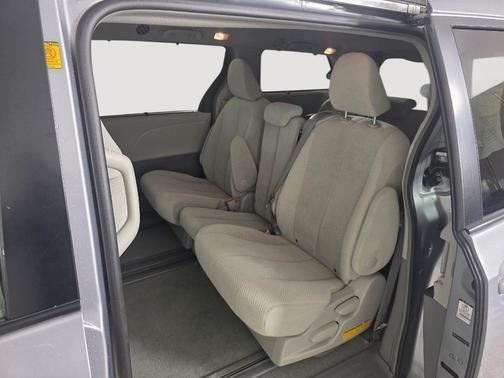 2012 Toyota Sienna LE