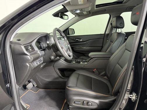 2022 GMC Acadia AWD AT4