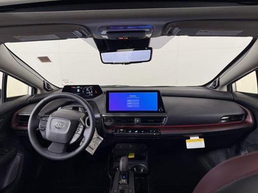 2025 Toyota Prius L