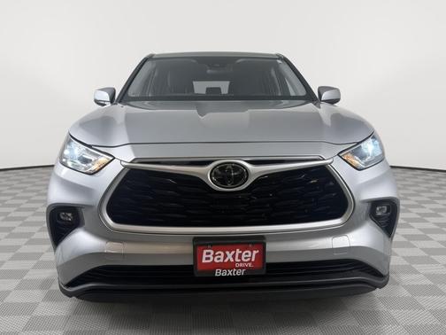 Celestial Silver Metallic 2023 Toyota Highlander LE