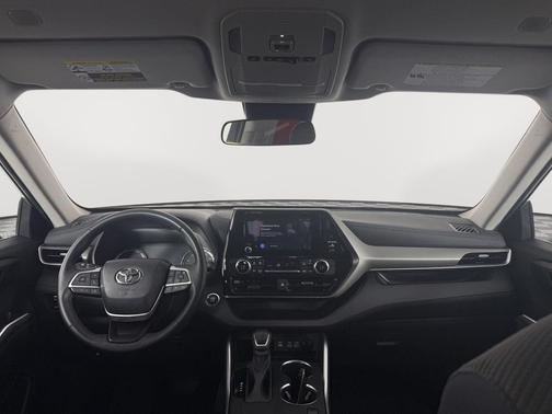 Celestial Silver Metallic 2023 Toyota Highlander LE