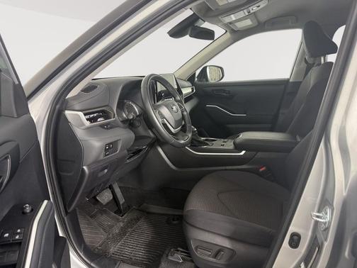 Celestial Silver Metallic 2023 Toyota Highlander LE