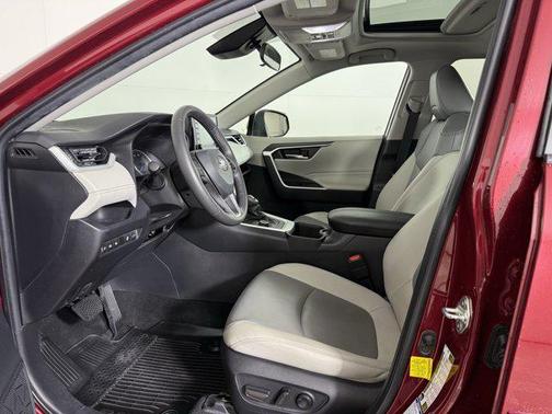 2022 Toyota RAV4 Hybrid XLE Premium