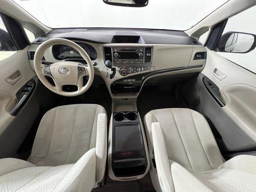 2014 Toyota Sienna LE