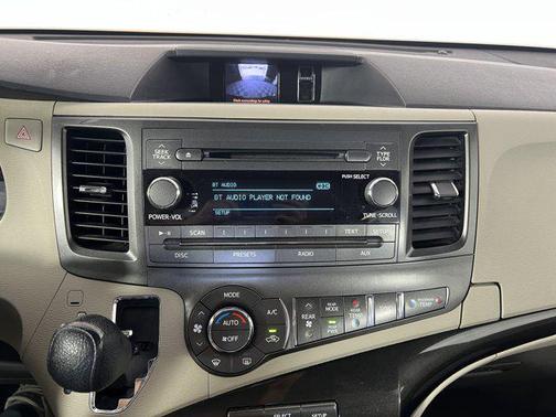 2014 Toyota Sienna LE