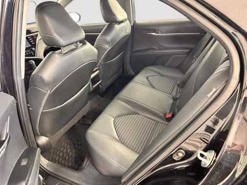 Midnight Black Metallic 2020 Toyota Camry SE