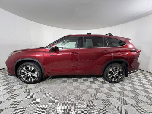 2021 Toyota Highlander Hybrid XLE