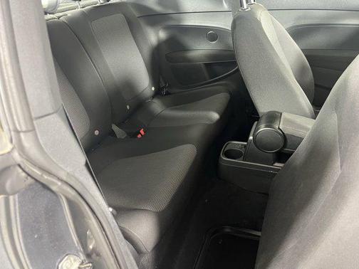2014 Volkswagen Beetle Auto 1.8T Entry