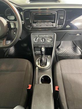 2014 Volkswagen Beetle Auto 1.8T Entry