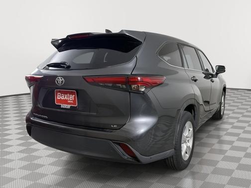Magnetic Gray Metallic 2023 Toyota Highlander LE