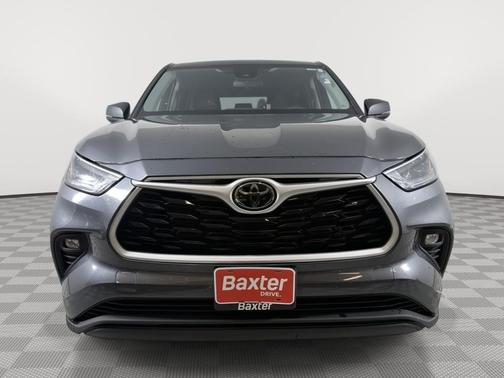 Magnetic Gray Metallic 2023 Toyota Highlander LE