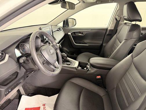 2021 Toyota RAV4 Hybrid XLE Premium