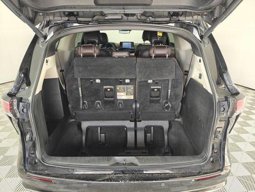 2022 Toyota Sienna Platinum 7 Passenger