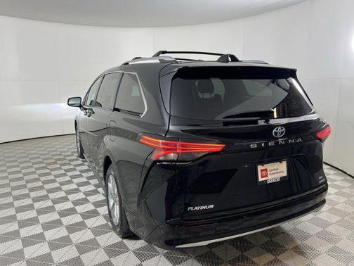 2022 Toyota Sienna Platinum 7 Passenger