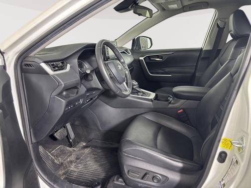 Blizzard Pearl 2021 Toyota RAV4 Hybrid XLE Premium
