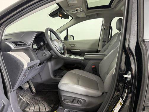 2023 Toyota Sienna Limited 7-Passenger