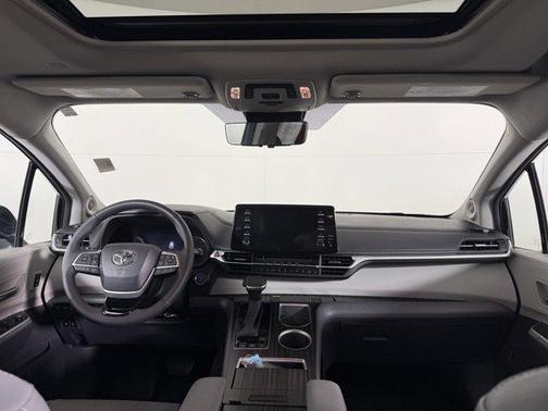 2023 Toyota Sienna Limited 7-Passenger