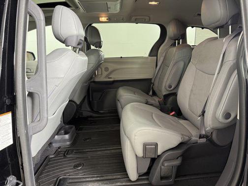 2023 Toyota Sienna Limited 7-Passenger