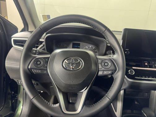 2025 Toyota Corolla Cross LE