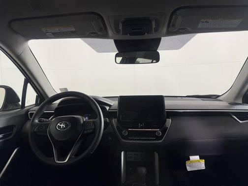 2025 Toyota Corolla Cross LE