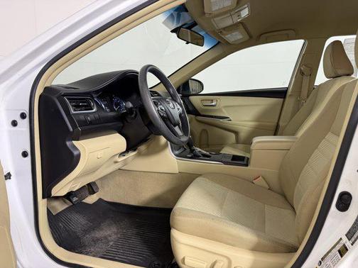 2017 Toyota Camry Hybrid LE