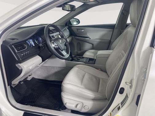 2017 Toyota Camry Hybrid XLE