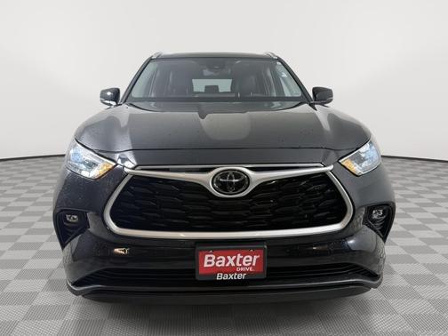 Midnight Black Metallic 2023 Toyota Highlander XLE